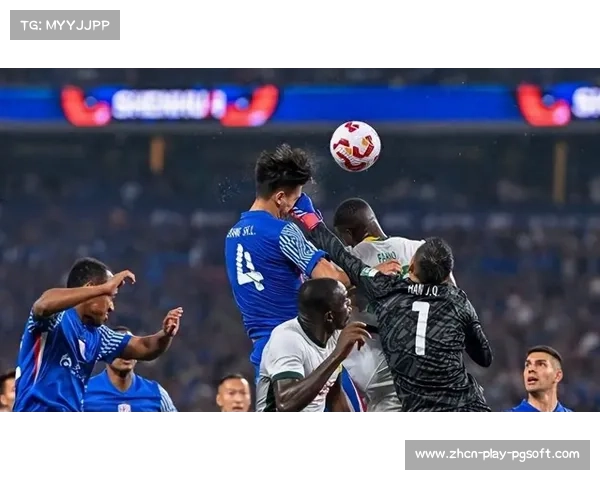 国安门将韩佳奇拳击蒋圣龙面部被判点球，VAR维持原判