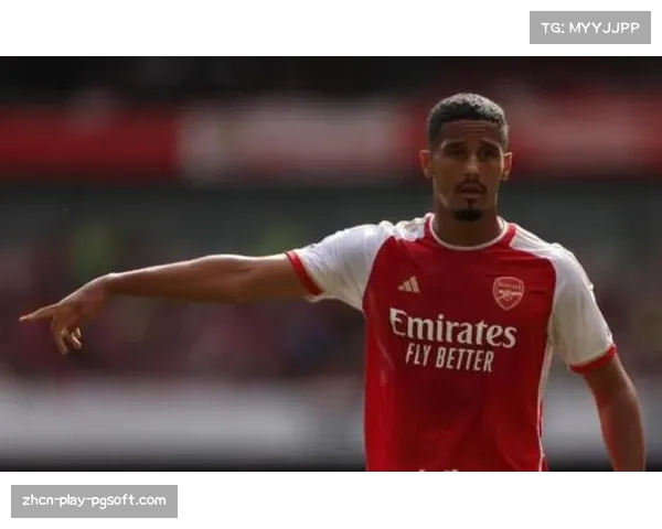 阿森纳后卫萨利巴门线极限解围,力保球门不失 阿森纳后卫萨利巴门线极限解围,力保球门不失